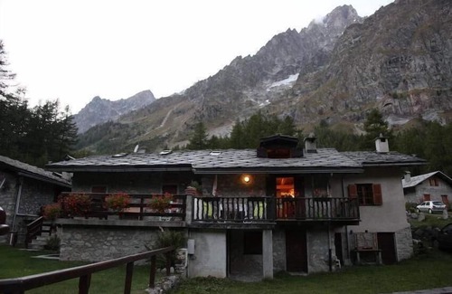 Courmayeur Ski Chalet | Typical mountain hut.