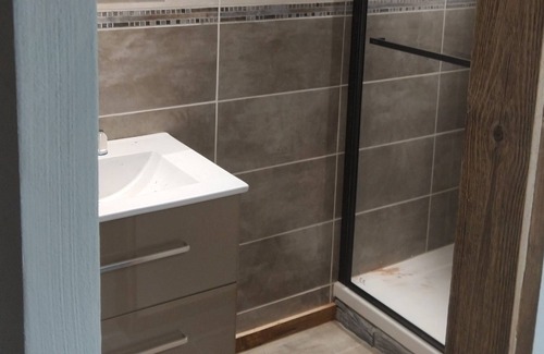 Les Bottieres House | Typical Savoyard house with private heated pool