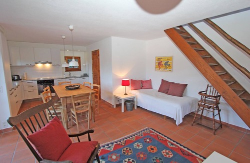Magadino House | Typical Ticino house in an elevated position in Gambarogno