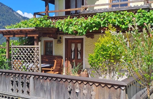 Bruck am Ziller Ski Chalet | Tyrolean chalet with south-facing terrace