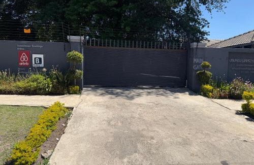 Krugersdorp House | UbuntuLifeStyleEstate-Premium Suite