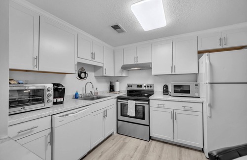 Sugar Mountain Apartment | Uhost AI | 2BR Retreat | Scenic Views & Comfort