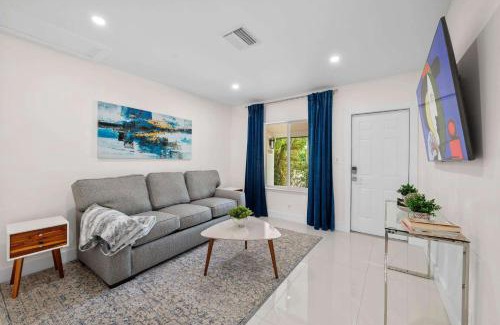 Victoria Park Apartment | Uhost AI - Prime Location with Smart Amenities