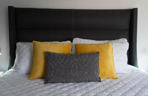 Zona 10 Apartment | Uleu Zona Viva