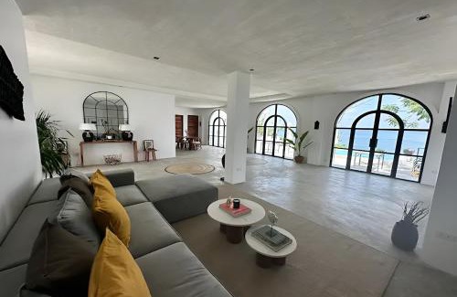 Dasol Villa | Uli Cliffhouse