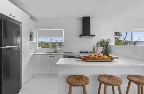 Ulladulla House | Ulladulla Beach House - steps to Racecourse Beach