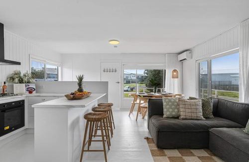 Ulladulla House | Ulladulla Beach House - steps to Racecourse Beach