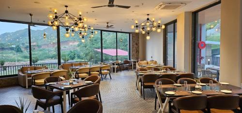 Udaipur District Hotel | ULLASA By Momentum