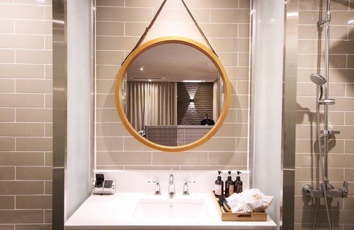 Jung-Gu Hotel | Ulsan Seongnamdong Brown Dot