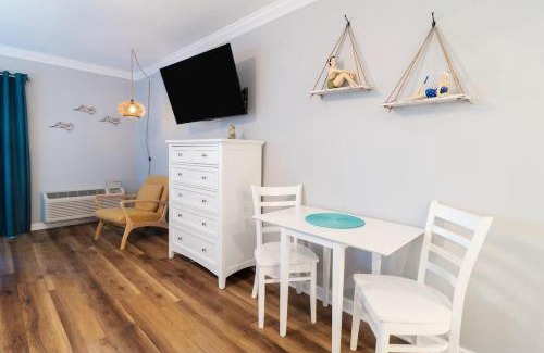 Litchfield by the Sea Apartment | Ultimate Coastal Getaway Oceanfront Dune Room