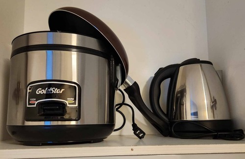 Valenzuela Condo | Ultimate Staycationnw/Jacuzzi and Arcade