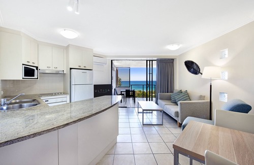 Kings Beach Apartment | ULTIQA Shearwater Resort