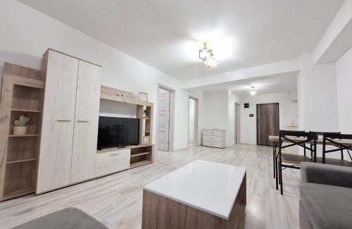 Suceava Apartment | Ultracentral 4Bedroom with 2 Bathrooms Cozy Apartment in Suceava