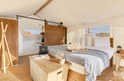 Moab Cabin | Under Canvas Moab