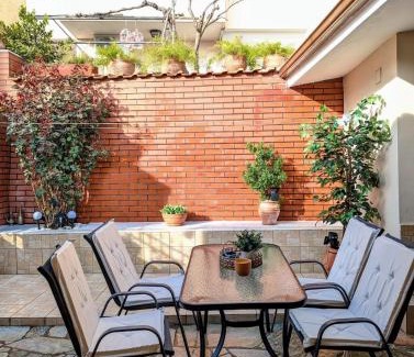 Ano Poli Apartment | Under Castle Walls cottage