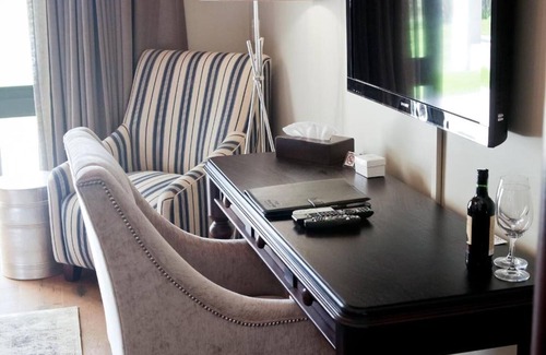 Paarl Bed & Breakfast | Under Oaks Guesthouse