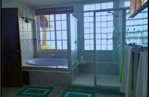 Colon House | Under the Caribbean Sun... Bajo el sol Caribeño