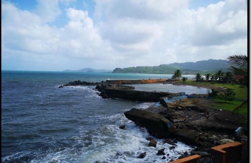 Colon House | Under the Caribbean Sun... Bajo el sol Caribeño