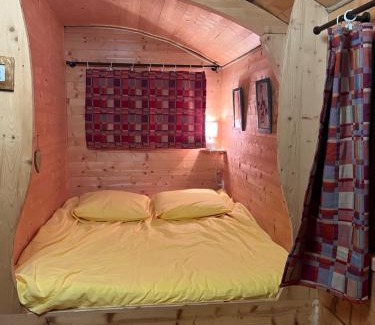 Dieupentale Ski Chalet | Une bouteille au canal