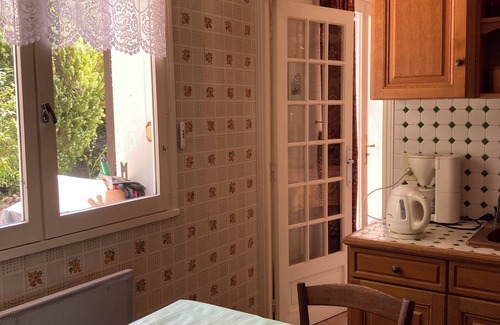 Dun-sur-Auron House | Une Maison au Calme Dans un Grand Parc