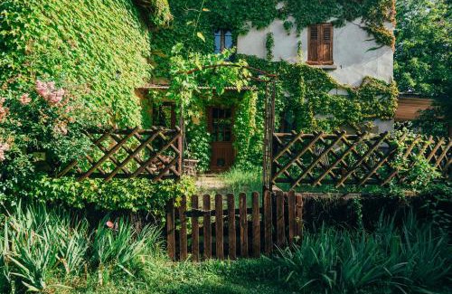 Saint-Romain-de-Surieu House | Une pause sur la colline