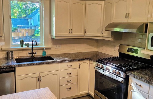 Waterloo House | Union House - 4 bedroom century home, Uptown Waterloo