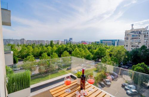 Bucharest City-Centre Apartment | Union Plaza - Balcony Delight in City Center