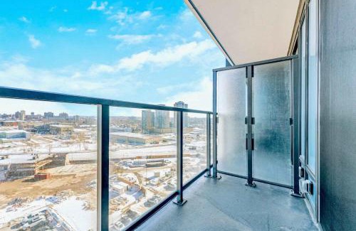 Kitchener House | Union Towers Condo with City Views and Patio