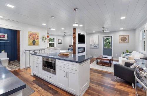 Palm Beach Country Estates Apartment | Unique 2-Level Home Pool, Lanai & RV Parking