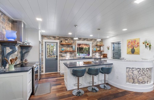 Palm Beach Country Estates Apartment | Unique 2-Level Home Pool, Lanai & RV Parking