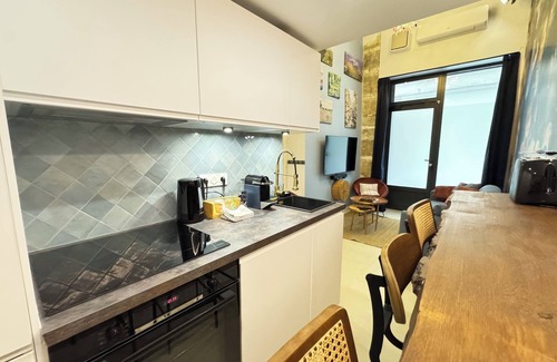 Arts-et-Metiers Apartment | Unique apartment in Le Marais with AC & Sauna: "THE IMPRESSIONNISTS"