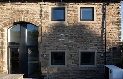 Oldham House | Unique Barn conversion in Saddleworth