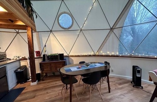 Rollingbay Cabin | Unique dome experience on beautiful Bainbridge Island with WiFi