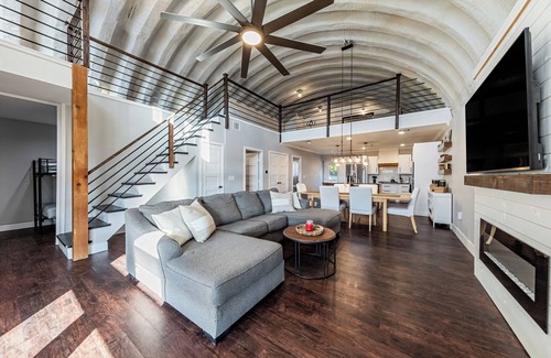 Leander House | Unique Hill Country Barndominium With Amazing View!