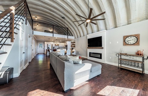 Leander House | Unique Hill Country Barndominium With Amazing View!