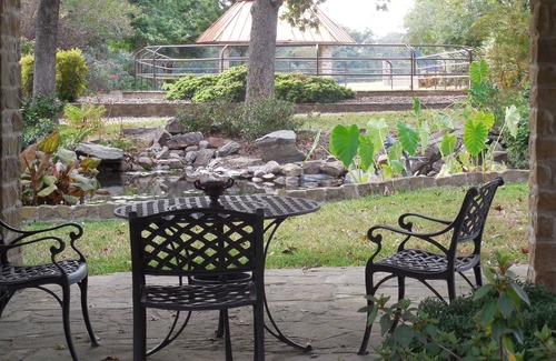 Mineola Apartment | Unique Living in a real barn.