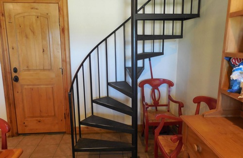 Mineola Apartment | Unique Living in a real barn.