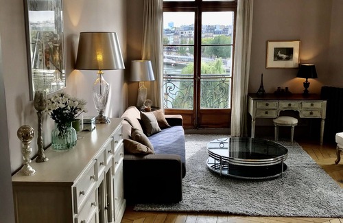 Notre Dame Apartment | Unique Luxurious Apt - 270 ° Views - Notre Dame De Paris