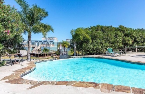 Ponchartrain Park House | Unique Luxury Two Bedroom Floating Villa at