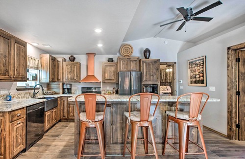 Red River Cabin | Unique Mtn Getaway w/Stunning Outdoor Area!