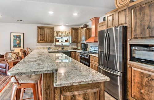 Red River Cabin | Unique Mtn Getaway w/Stunning Outdoor Area!