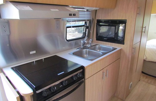 Catalina Foothills Estates House | Unique Retreat - Airstream in Central Location - Remote Feeling.
