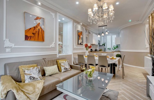 Bonne-Nouvelle Apartment | Unique Romantic Escape in the Heart of Paris