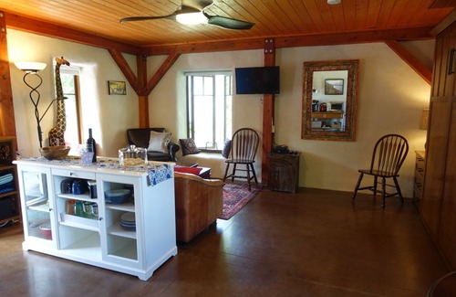 Okanagan-Similkameen Cottage | Unique Straw Bale Guest House with Pool and Hot Tub