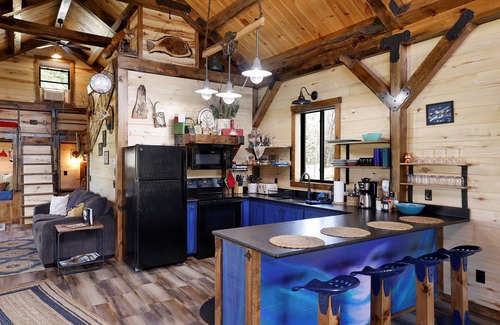 Hackensack Cabin | Unique Timber frame Cabin-lake access-private boat dock