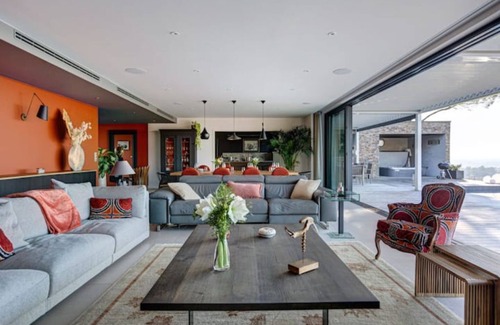 Cadillac House | Unique view !