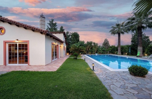 Lampiri Villa | Unique Villa with pool in Ziria - Family friendly! Near beach