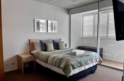Rainbow Beach Apartment | Unit 202 Plantation Resort - Rainbow Beach Aircon.Wifi.Pool. Views