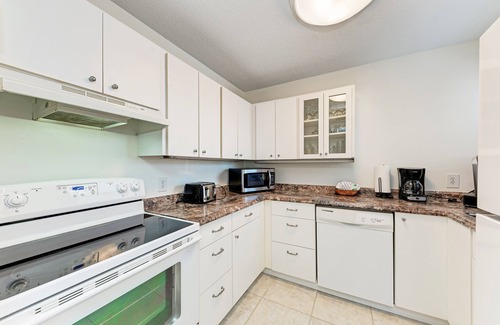 Longboat Key Condo | Unit #308 Sand Cay Beach Resort Pool and Garden View