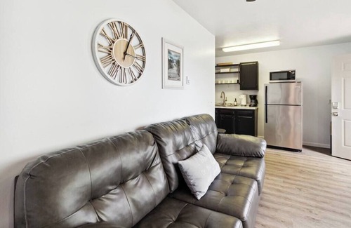Long Lake Cabin | Unit 4 Long Lake Lodge - Lakefront - 2 Bedroom - Beach+Kayaks